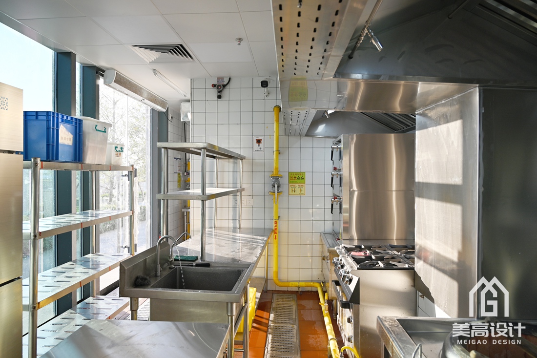 小鹏汇天公司餐厅后厨装修实景图