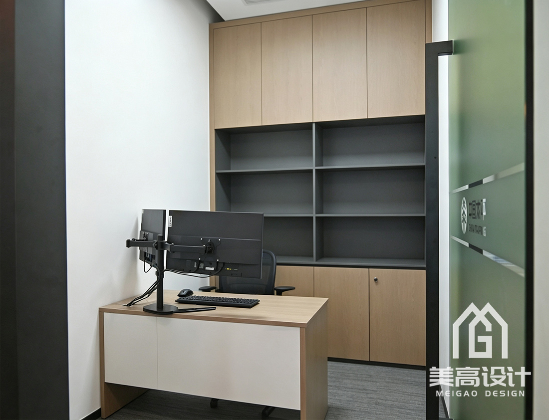 金融公司办公室装修实景图